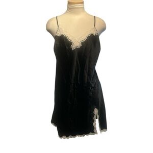 Victoria's Secret Black Chemise with Lace Accents Size Large